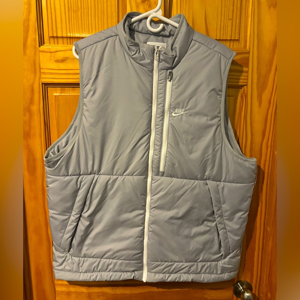 Mens Nike Thermafit Vest size XL